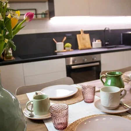 Fara - Quiet & Elegant In Apartamento